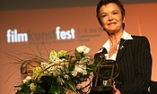 Katrin Sass mit dem Ehrenpreis des 21. FILMKUNSTFEST MV 