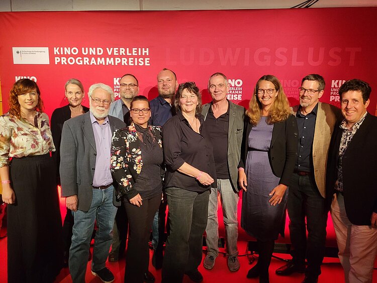 Inga Behnsen (MV Filmförderung), Anne Kellner (Lichtspieltheater Wundervoll Rostock), Horst Conradt (Alte Kachelofenfabrik Neustrelitz), Fabian Liebenow (Filmland MV) Susanne Pahlke (Alte Kachelofenfabrik), Stephan Rauchfuss (Movie Star Parchim), Bettina Westermann, Christian Quis (Luna Filmtheater Ludwigslust), Ministerin Bettina Martin, Volker Kufahl, Jürgen Tobisch (Filmland MV) 