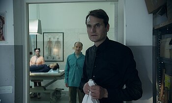 Spitzenreiter bei den Streamings: Der deutsche Spielfilm IRGENDWANN IST AUCH MAL GUT von Regisseur Christian Werner (Produktion: Venice Pictures, ZDF/Das kleine Fernsehspiel, Redaktion: Burkhard Althoff) © Anne Bolick 