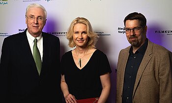 Der Botschafter der Republik Irland in Deutschland, Michael Collins eröffnete zusammen mit Ministerpräsidentin Manuela Schwesig und Festivalleiter Volker Kufahl das 29. FILMKUNSTFEST MV